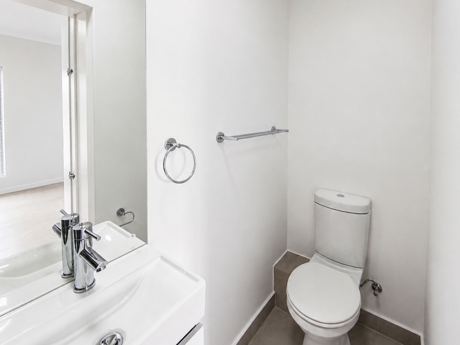To Let 2 Bedroom Property for Rent in Vredekloof East Western Cape